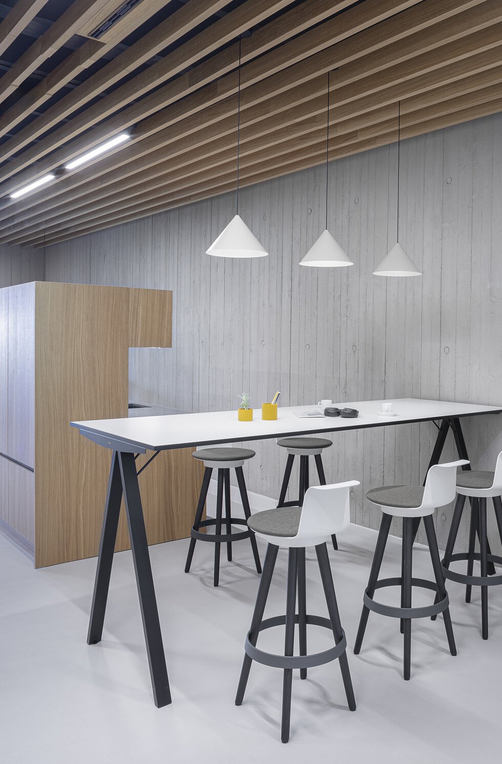 BASO IP 54 - outside with profile - Luminaire | XAL