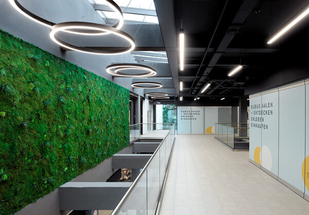EINKAUFSZENTRUM KUBUS