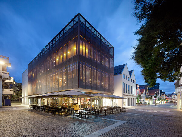 EINKAUFSZENTRUM KUBUS