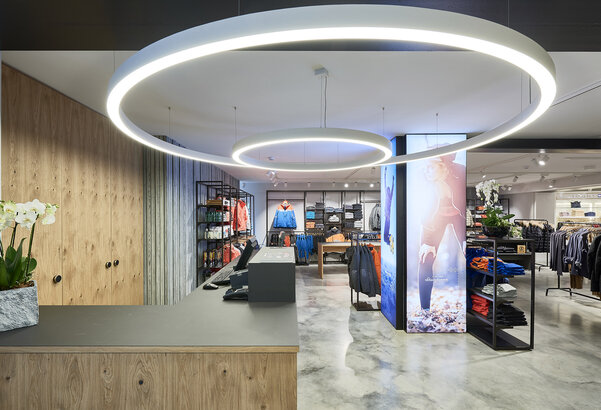 SPORT + MODE SCHWINGHAMMER
