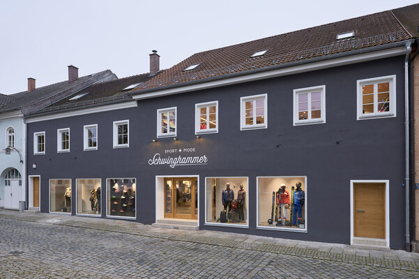 SPORT + MODE SCHWINGHAMMER