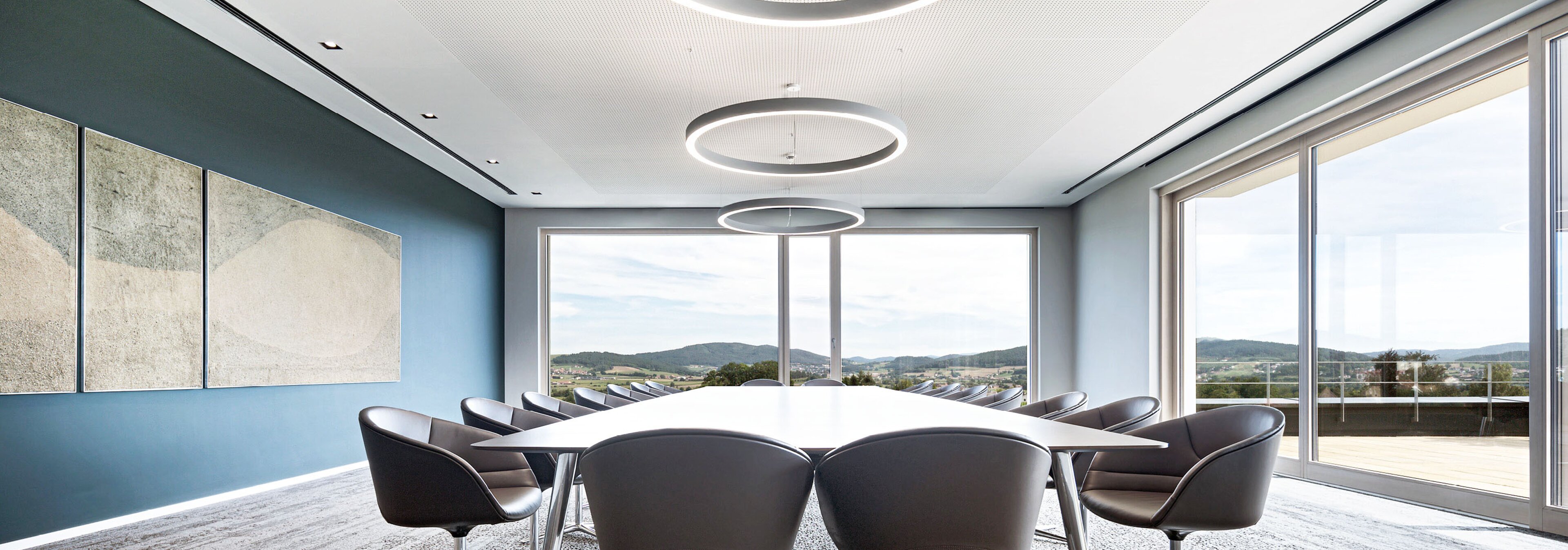 Lighting for conference and meeting rooms | XAL