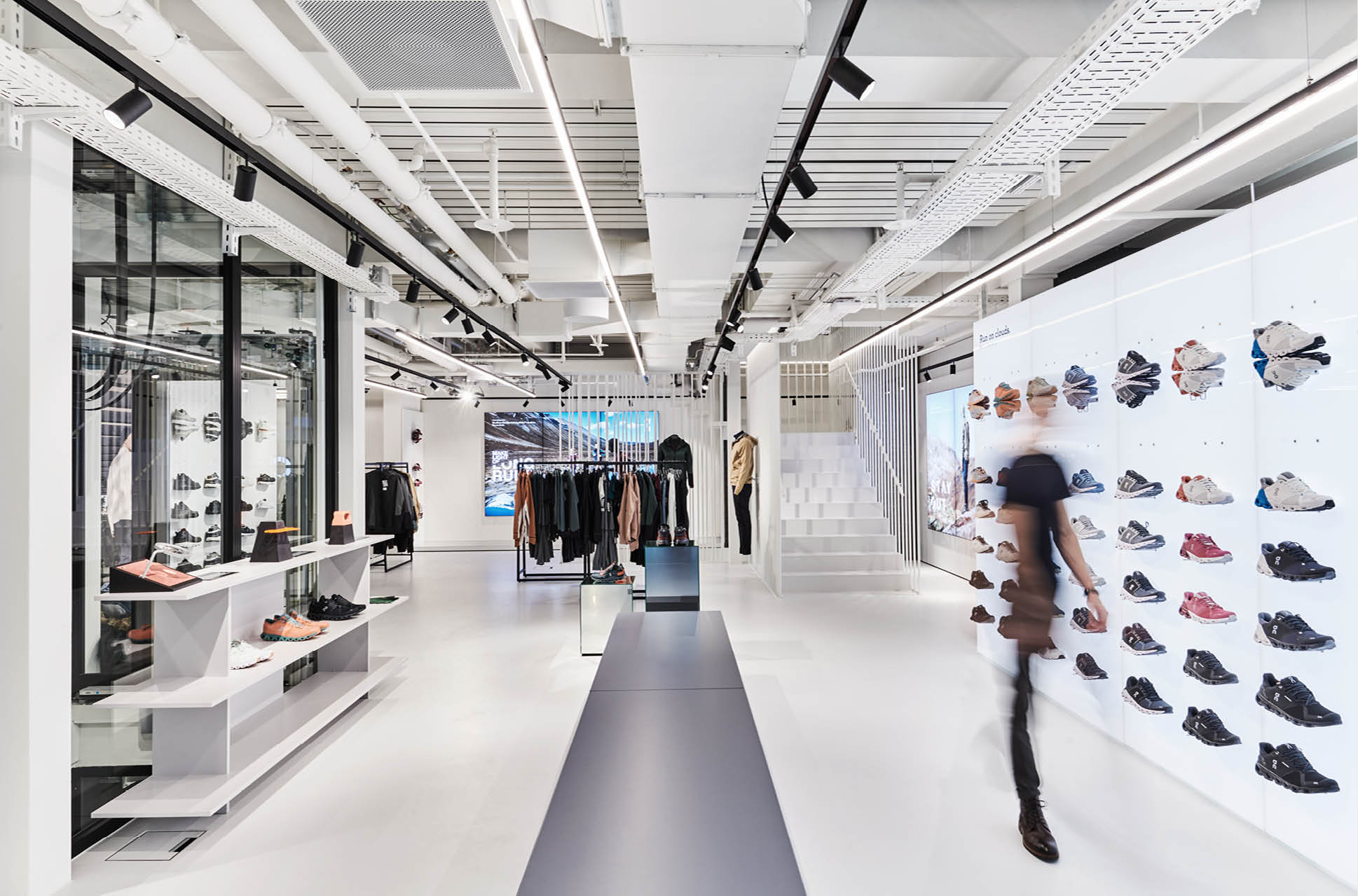 The right store lighting to create an inviting shopping atmosphere | XAL