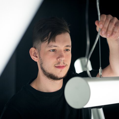 Sebastian, Lehrling Elektronik